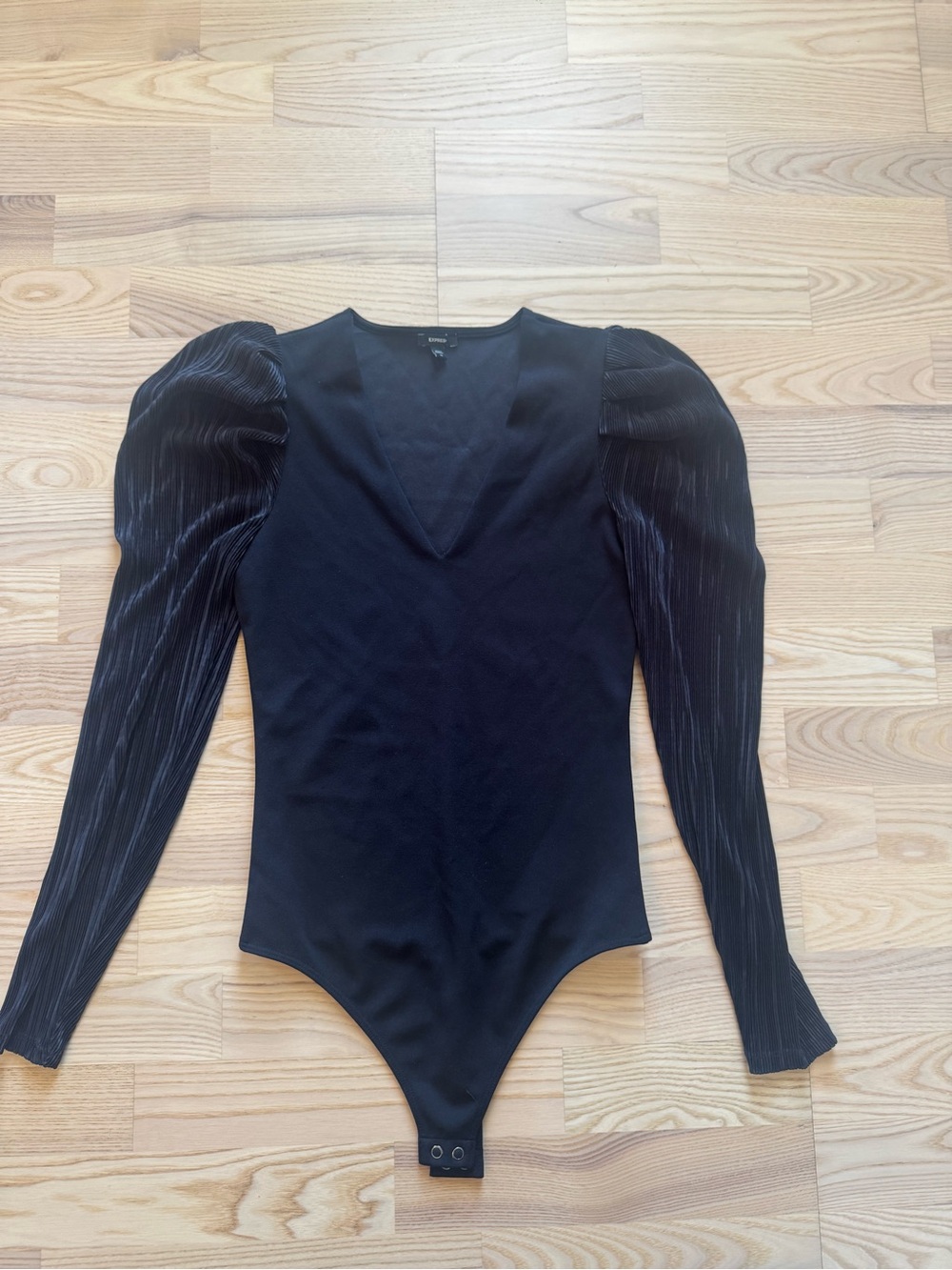 Express Black V-Neck Puff-Sleeve Bodysuit
